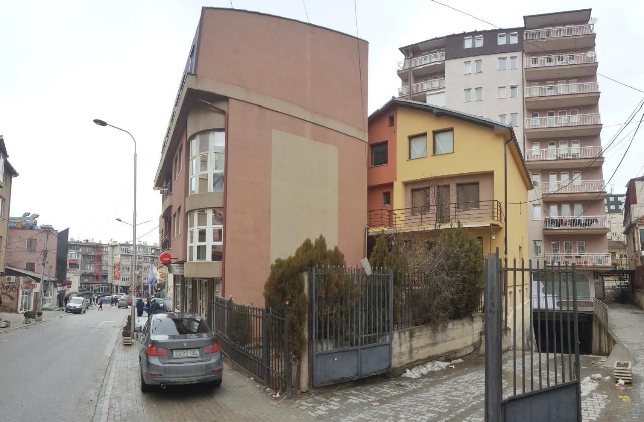 Welcoming In Prishtina Appartement Pristina Buitenkant foto