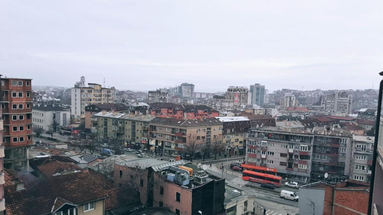 Welcoming In Prishtina Appartement Pristina Buitenkant foto