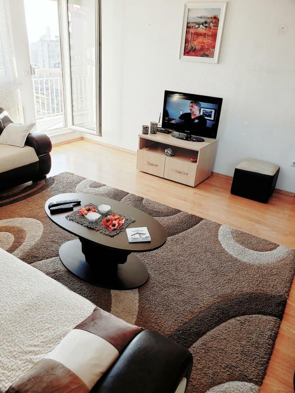 Welcoming In Prishtina Appartement Pristina Buitenkant foto
