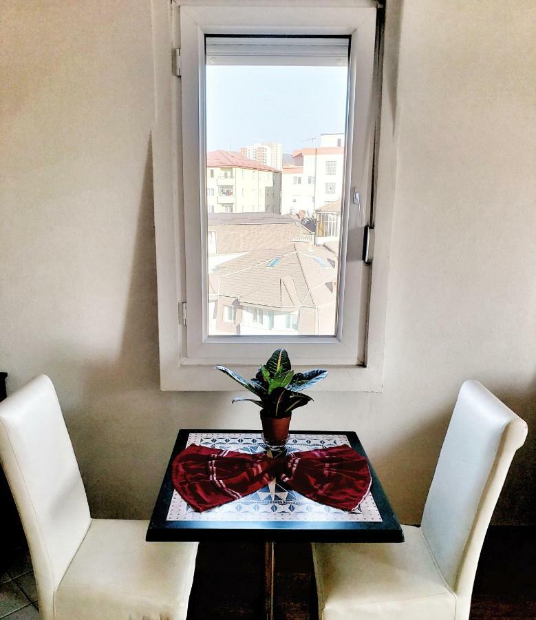 Welcoming In Prishtina Appartement Pristina Buitenkant foto