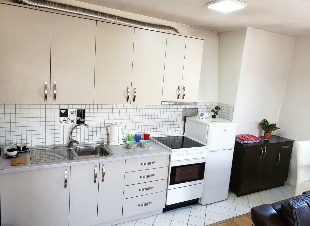 Welcoming In Prishtina Appartement Pristina Buitenkant foto
