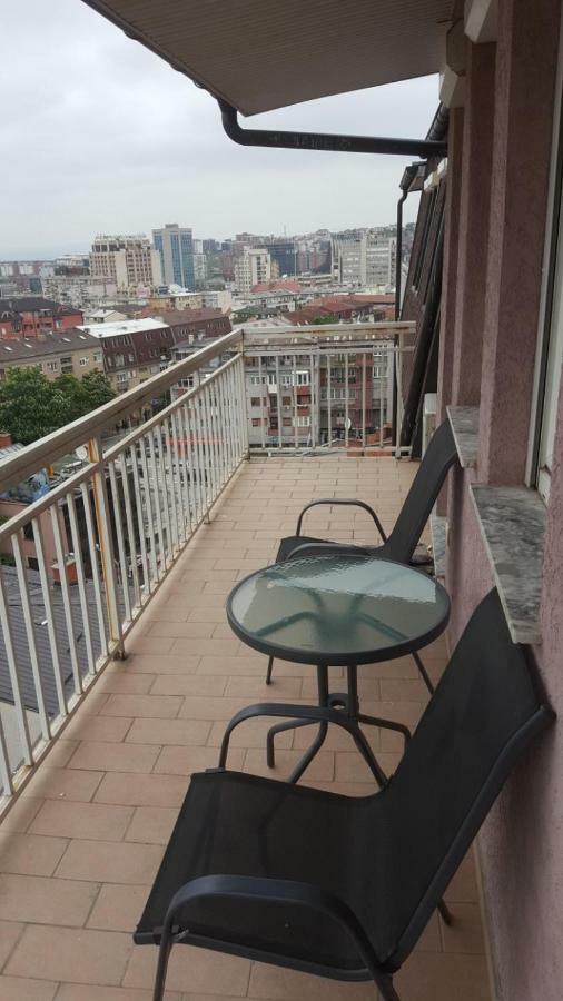 Welcoming In Prishtina Appartement Pristina Buitenkant foto