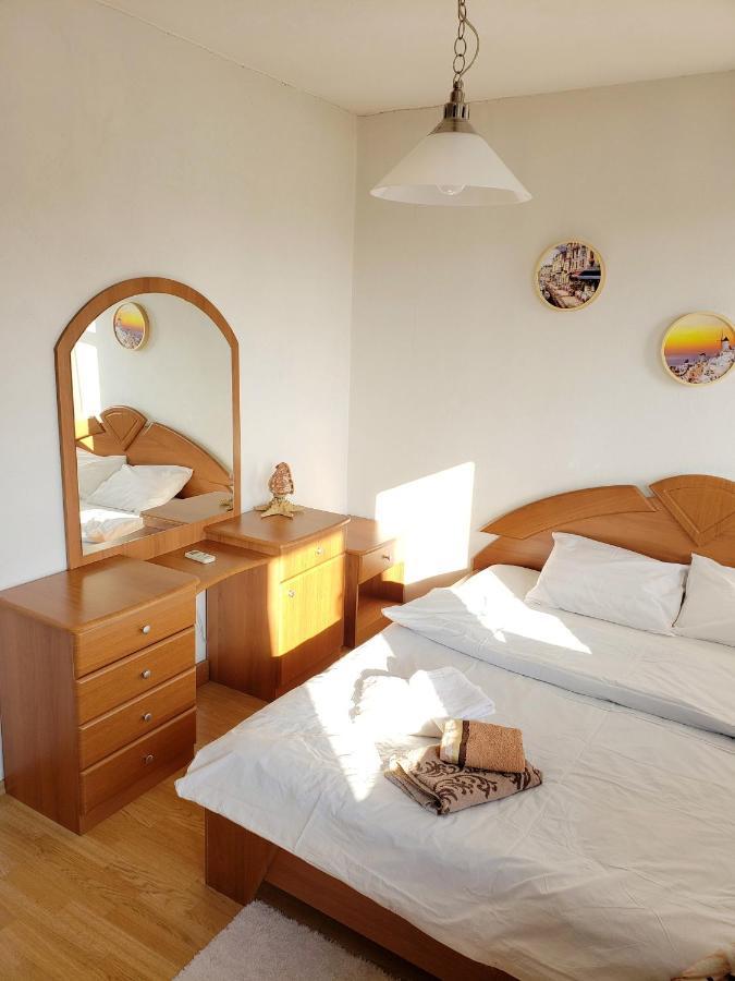 Welcoming In Prishtina Appartement Pristina Buitenkant foto